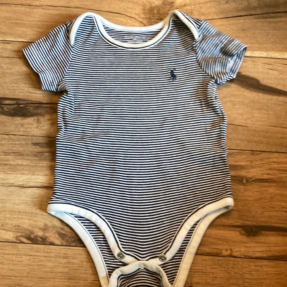 EUC Ralph Lauren Onesie sz 6 month